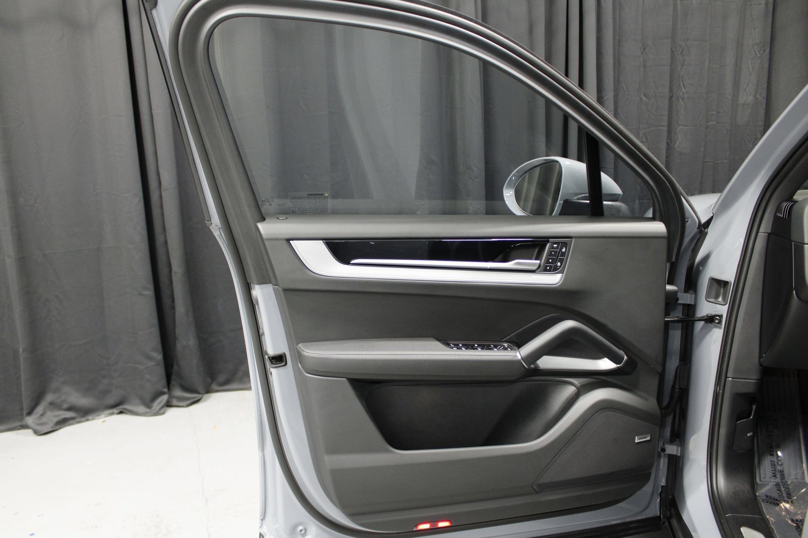 Certified 2026 Porsche Cayenne E-Hybrid AWD/4WD image 25