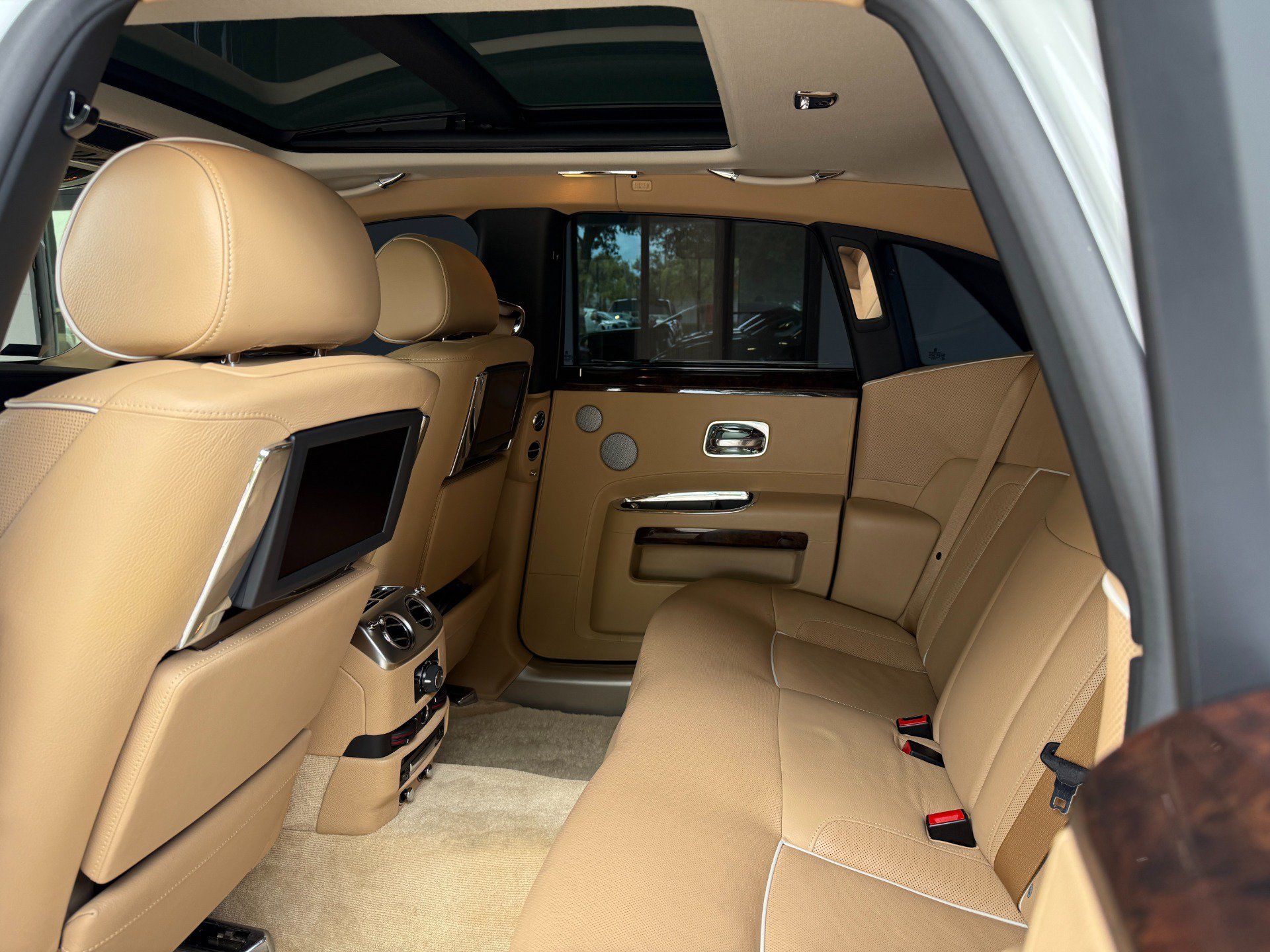 Used 2011 Rolls-Royce Ghost RWD image 24