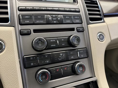 Used 2012 Ford Taurus SEL image 20