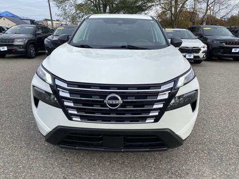 Used 2024 Nissan Rogue S image 9