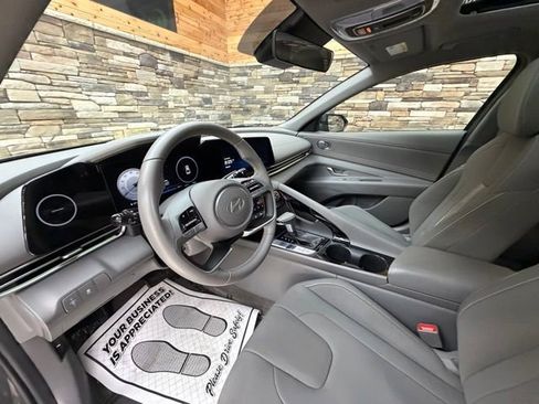 Used 2024 Hyundai Elantra SEL w/ Convenience Package FWD image 10