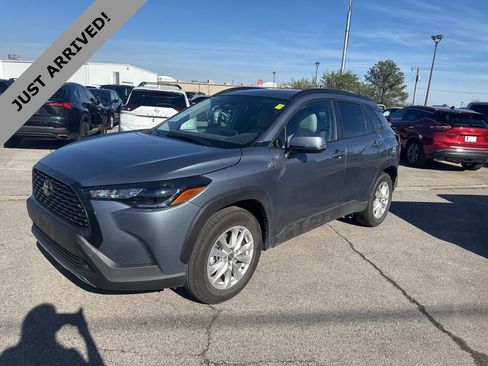 Used 2024 Toyota Corolla Cross LE w/ Moonroof Package image 1