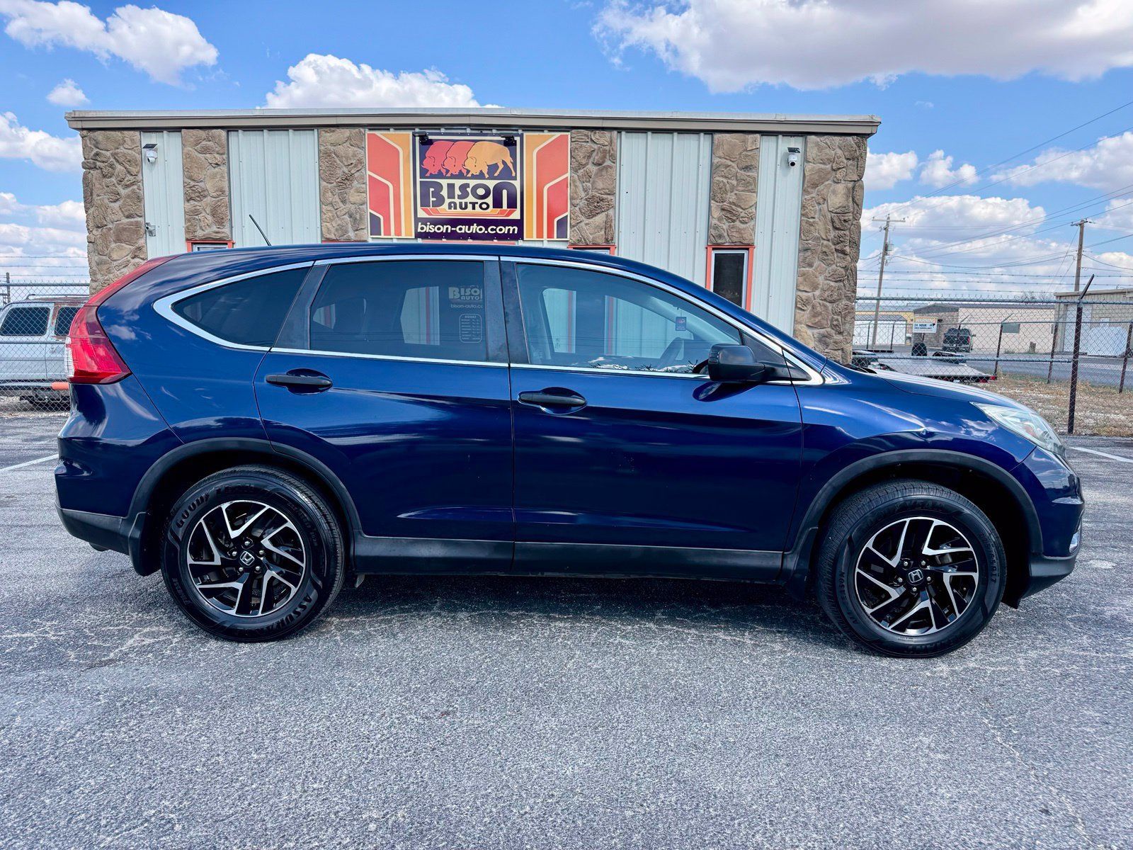 Used 2016 Honda CR-V SE image 2