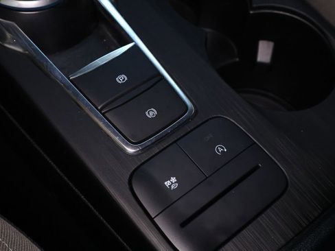 Used 2020 Ford Escape SE image 34