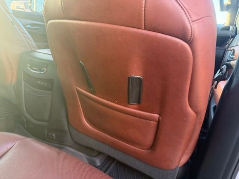 Used 2020 Cadillac Escalade Premium Luxury image 16