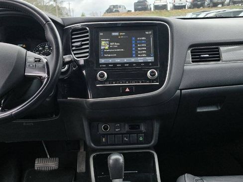Used 2020 Mitsubishi Outlander SEL AWD/4WD image 16