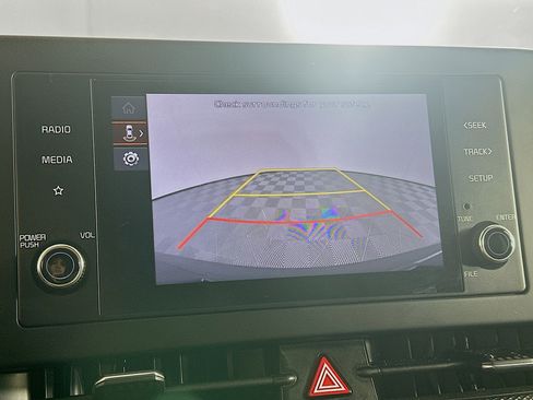 Used 2025 Kia Sportage LX image 22
