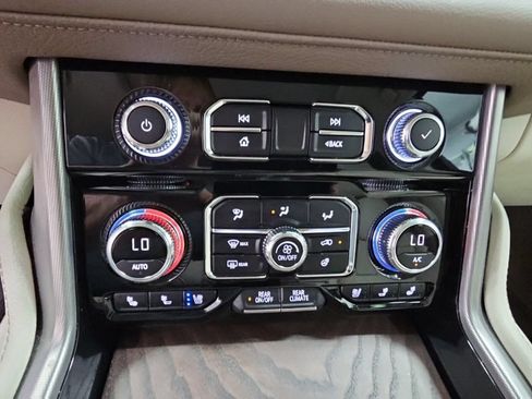 Certified 2024 GMC Yukon XL Denali w/ Advanced Technology Package AWD/4WD image 21