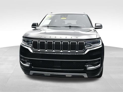 Used 2024 Jeep Wagoneer L Series III w/ Flexible Seating Group AWD/4WD image 8