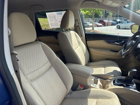 Used 2017 Nissan Rogue SV w/ SV Premium Package FWD image 42