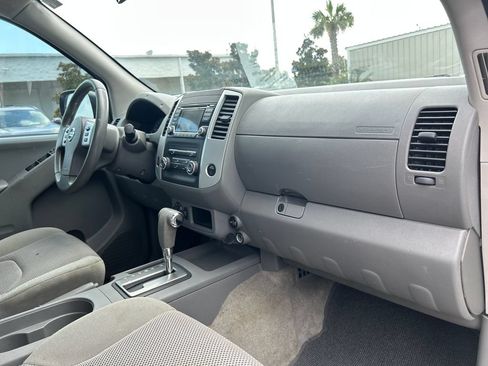 Used 2018 Nissan Frontier SV AWD/4WD image 15