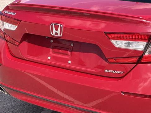 Used 2018 Honda Accord Sport image 13