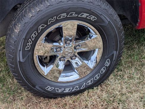 Used 2021 RAM 1500 Classic SLT image 8