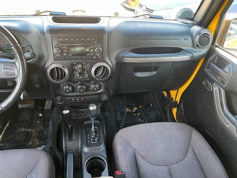 Used 2015 Jeep Wrangler Unlimited Sport w/ Power Convenience Group AWD/4WD image 34