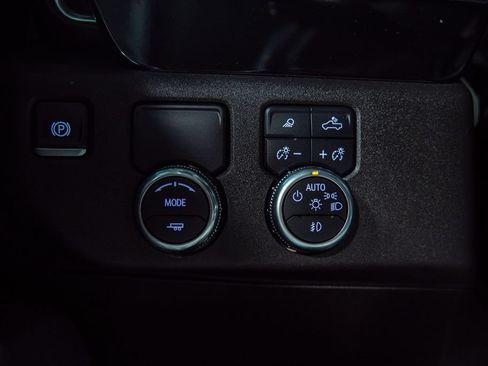 Used 2025 GMC Sierra 1500 SLT RWD image 19