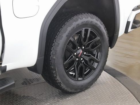 Used 2024 GMC Sierra 1500 Elevation image 14