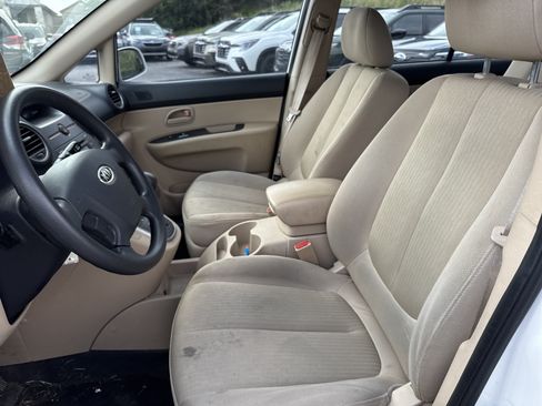 Used 2009 Kia Rondo LX FWD image 19