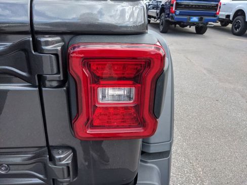 Used 2022 Jeep Wrangler Unlimited Rubicon 4xe w/ Steel Bumper Group image 14