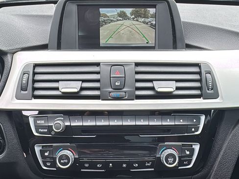 Used 2018 BMW 320i Sedan image 19