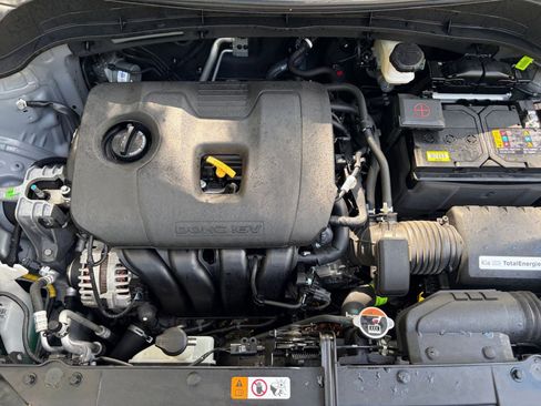 Used 2025 Kia Soul LX w/ LX Technology Package FWD image 30
