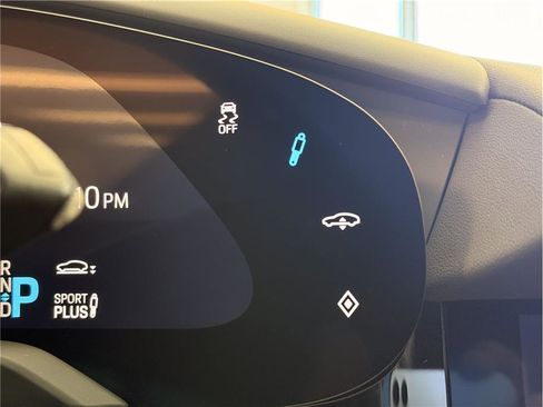 Used 2022 Porsche Taycan image 17