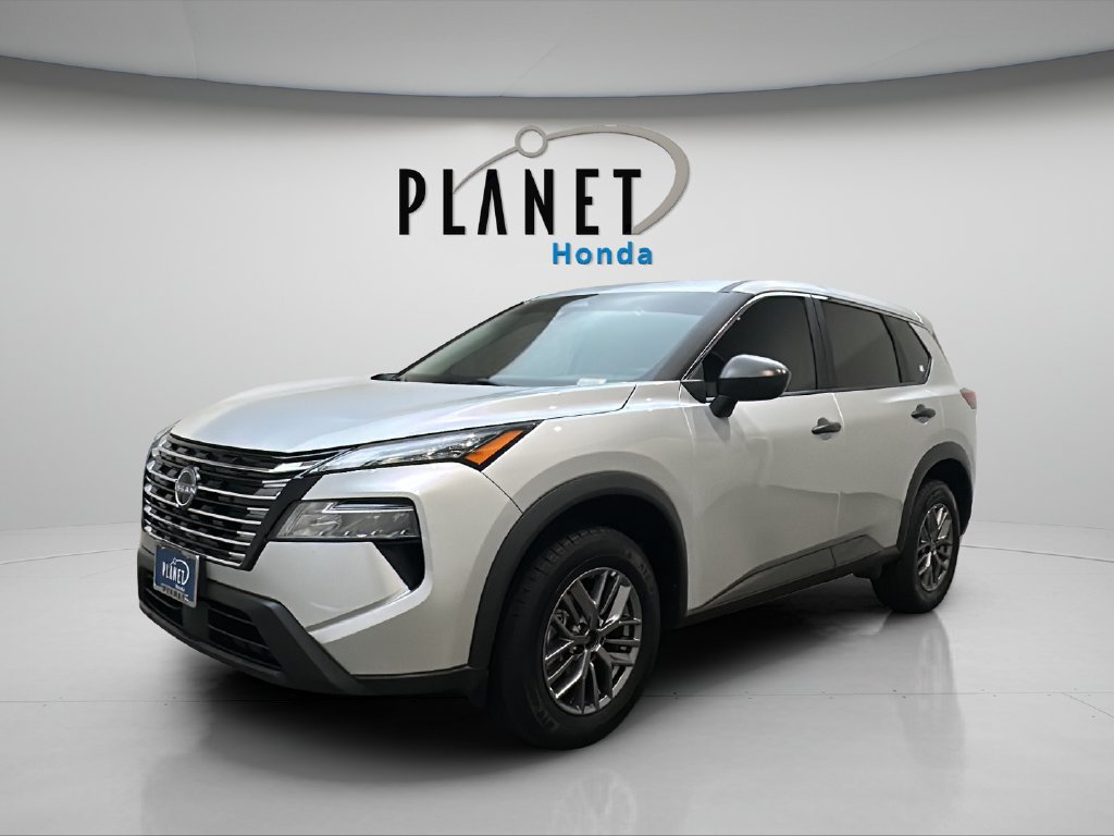 Used 2024 Nissan Rogue S AWD/4WD image 3