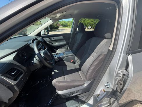 Used 2025 Nissan Rogue SV FWD image 37