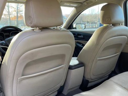 Used 2016 Chevrolet Malibu LT image 35