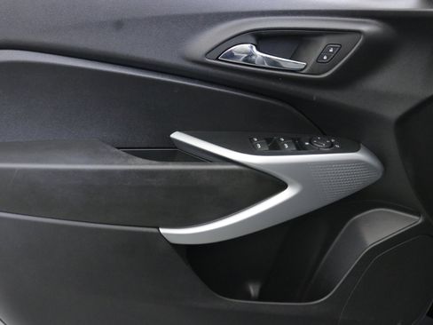 Used 2024 Chevrolet Trax LS image 23