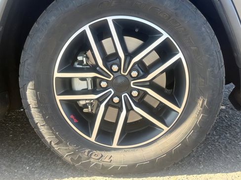 Used 2020 Jeep Grand Cherokee Trailhawk image 9