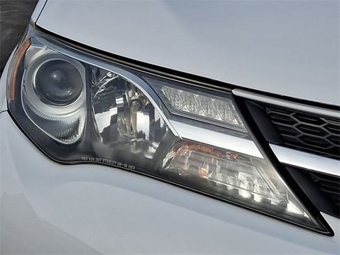 Used 2014 Toyota RAV4 XLE image 10