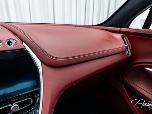 Used 2021 Aston Martin DBX image 33