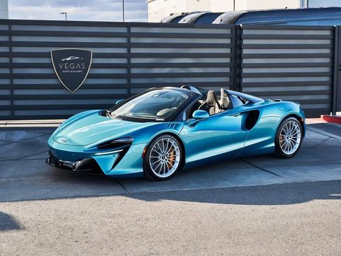 Used 2025 McLaren Artura Spider RWD image 15