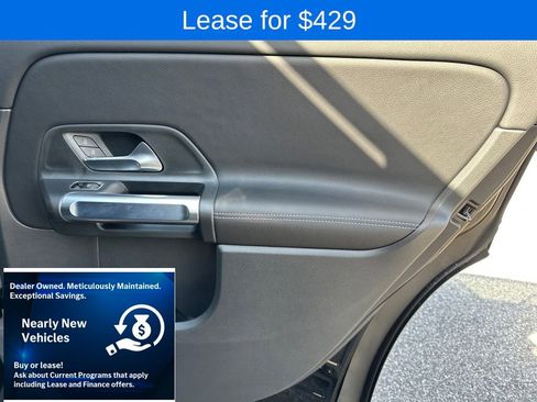 Used 2025 Mercedes-Benz GLB 250 4MATIC image 32