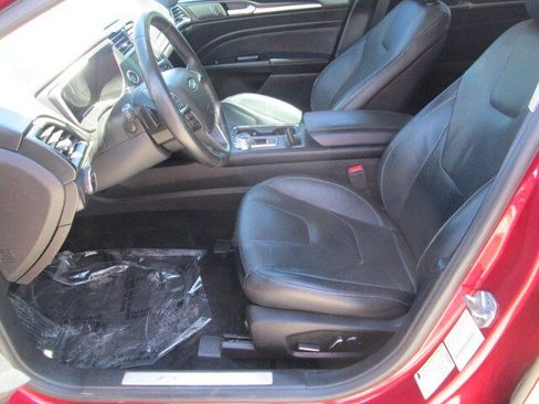 Used 2017 Ford Fusion Titanium FWD image 9