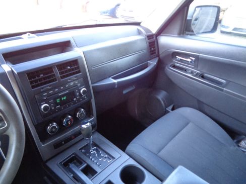 Used 2012 Jeep Liberty Sport image 20