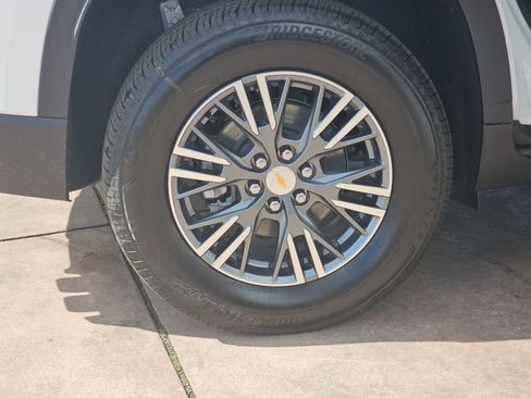 New 2026 Chevrolet Traverse LT FWD image 38