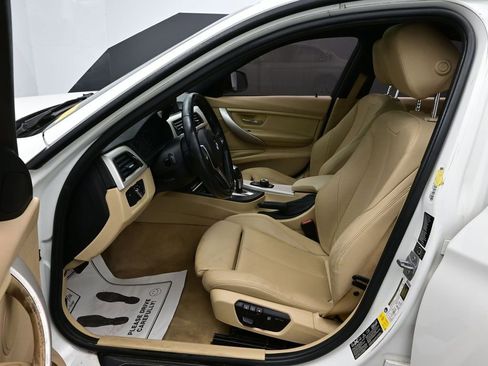 Used 2014 BMW 320i xDrive Sedan image 13