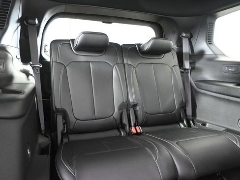 Used 2025 Jeep Grand Cherokee L Limited w/ Black Appearance Package image 16