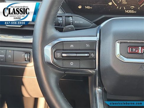 Used 2025 GMC Acadia Elevation image 25