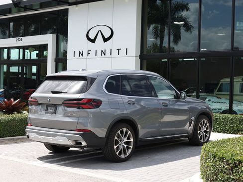 Used 2024 BMW X5 xDrive40i AWD/4WD image 4