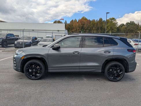 New 2026 Volkswagen Tiguan SE R-Line image 6