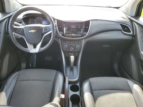 Used 2018 Chevrolet Trax LT w/ LT Convenience Package AWD/4WD image 12