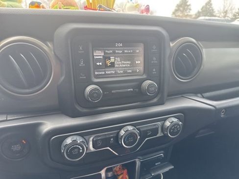 Used 2018 Jeep Wrangler Unlimited Sport image 22