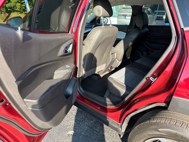 Used 2024 Chevrolet Trax LT FWD image 17