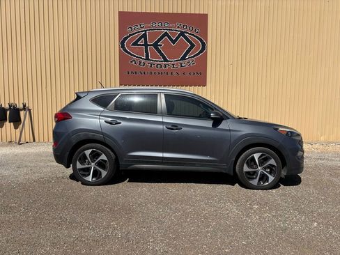 Used 2016 Hyundai Tucson Sport image 8