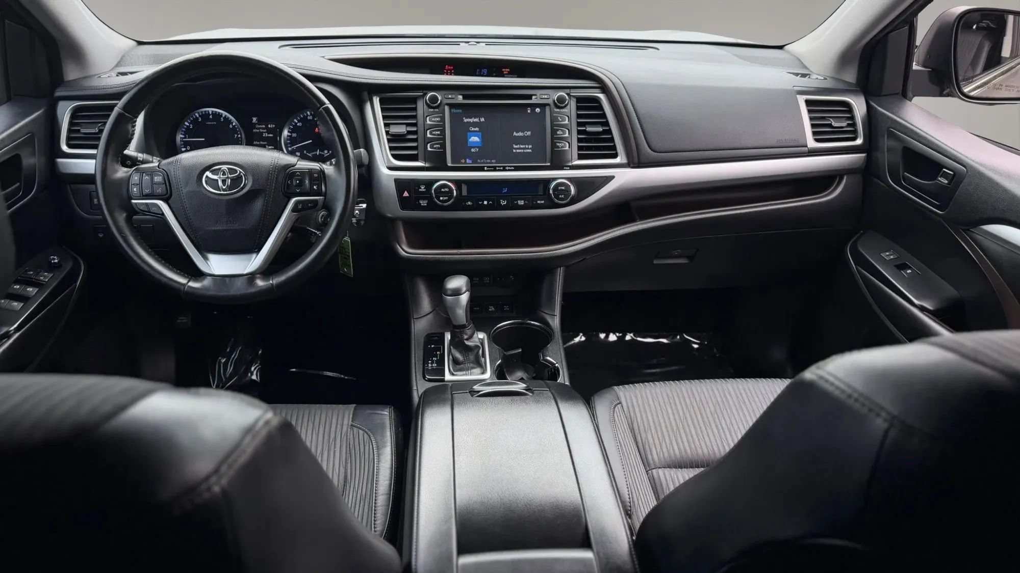 Used 2017 Toyota Highlander Plus AWD/4WD image 30