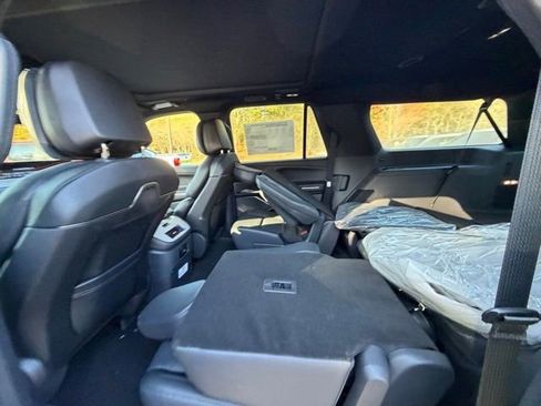 New 2025 Lincoln Navigator L Reserve w/ Jet Appearance Package image 12