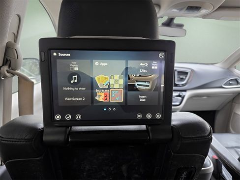 Used 2019 Chrysler Pacifica Touring-L Plus w/ Advanced Safetytec Group image 17