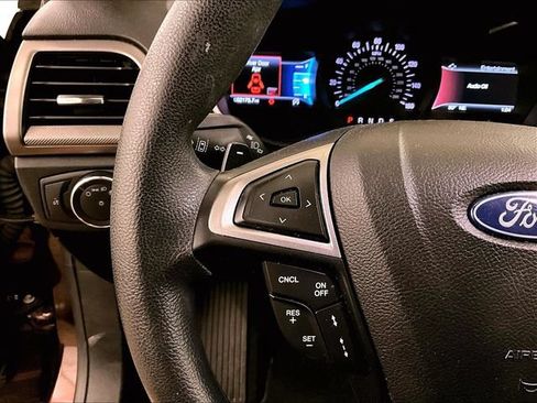 Used 2019 Ford Fusion SE FWD image 17